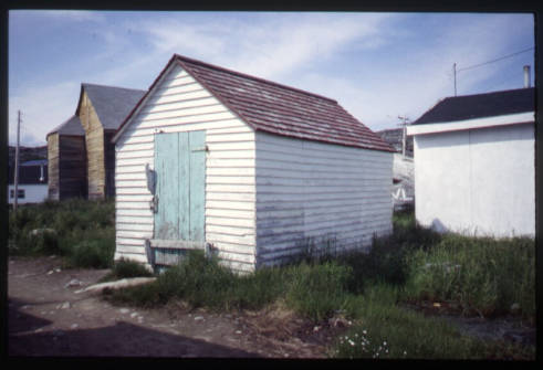 Old_dead_house_Hopedale_Labrador